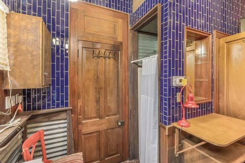 Quirky and Cozy Private Bunk Room Hotel in Faubourg Marigny