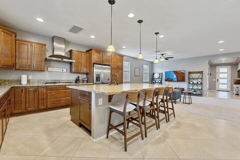 Bar Seating | Seats 4