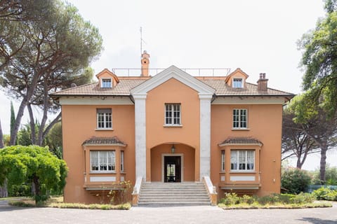 Building Exterior, Outdoor