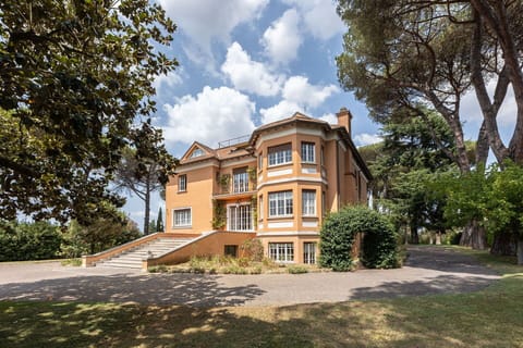 Building Exterior, Outdoor