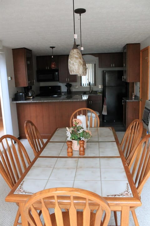 Eating area and kitchen
