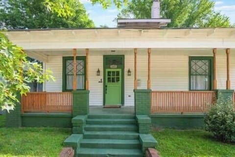 Front Entry/Front Porch/Main Street View
