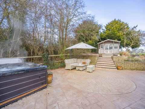 Jacuzzi | Amaranth, Shurdington