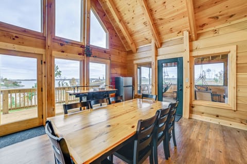 Dining Area | Dishware/Flatware | 1st Floor