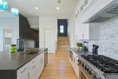 Scarlett's Beach Heaven - Miramar Beach - Kitchen