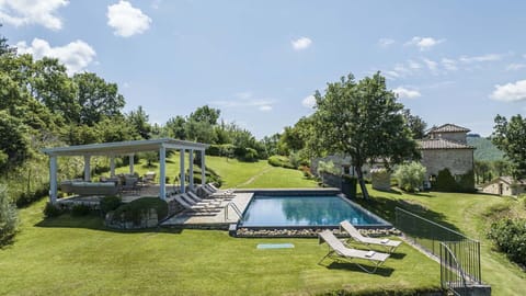 Activities, Amenities, Balcony / Terrace / Patio, Building Exterior, Garden, Kitchen, Pool, Spring, Summer