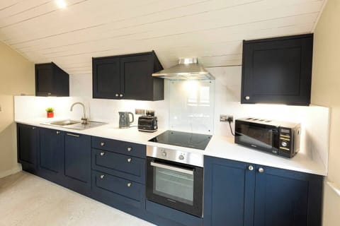 32d4fd5c 8e4d 4f05 b7c0 c57db899cd67