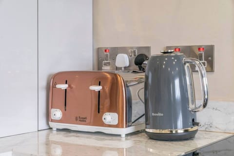 Aabe7377 98c5 439a 8b2c 365bb6f80844