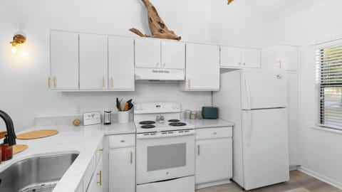 Whip up a grand meal or spread out your takeout feast in the spacious kitchen. 