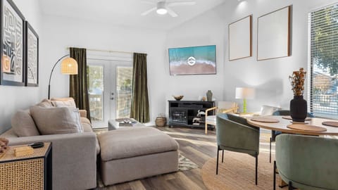 Welcome to your beachy getaway! Enjoy this open, communal floor plan where the whole family can gather. 