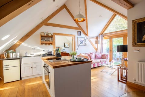 The Sycamore Kitchen - StayCotswold