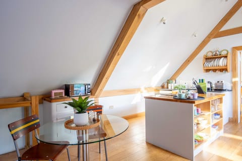 The Sycamore Dining Area - StayCotswold