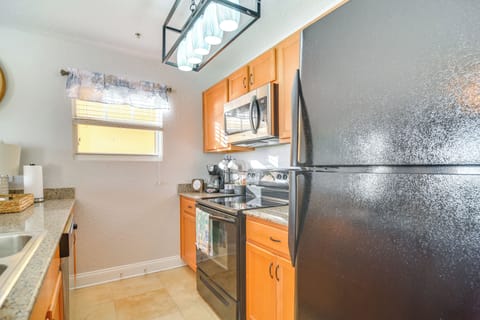 Kitchen | Cooking Basics | Keurig & Drip Coffee Makers | Toaster