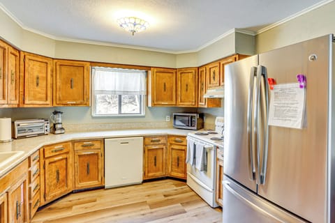 Kitchen | 1st Floor | Cooking Basics | Toaster Oven