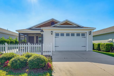 The Villages Vacation Rental | 2BR | 2BA | 1 Step to Enter | 1,148 Sq Ft
