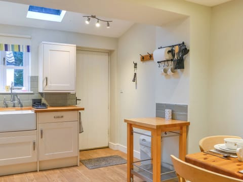 Kitchen/diner | Seashell Cottage - Longsmith Cottages, Flamborough