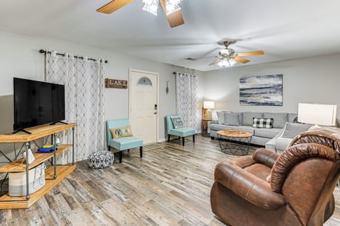 Murray Vacation Rental | 4BR | 3BA | 1,840 Sq Ft | Small Step to Enter