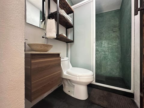 Baño completo y totalmente equipado.