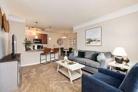 Brand new carpet and fresh paint in the whole apartment as of June 2024!