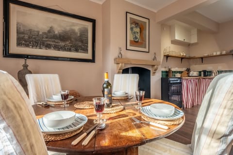 Ground floor: Dining area