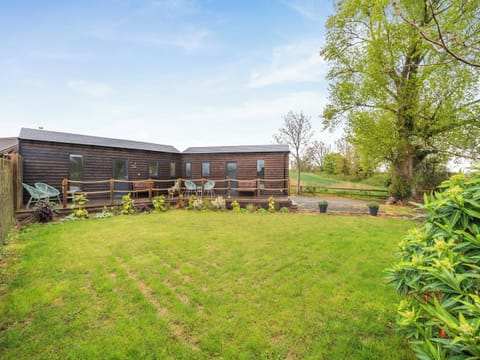 Exterior | Willow Lodge 2 - Willow Lodges, Taunton