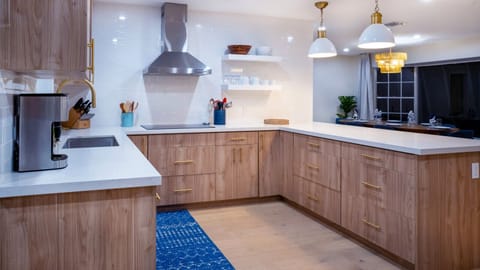 Fully Stocked Kitchen