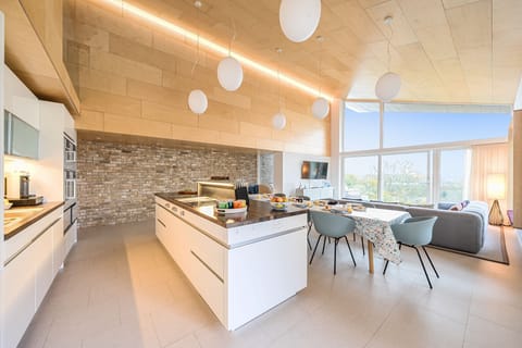 Jessamy, Wimborne: The impressive open-plan first floor day space