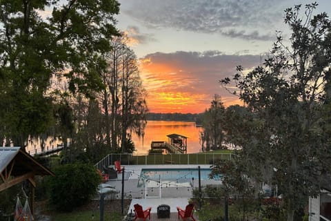Starting your day off perfectly with a gorgeous sunrise on Lake Otis!