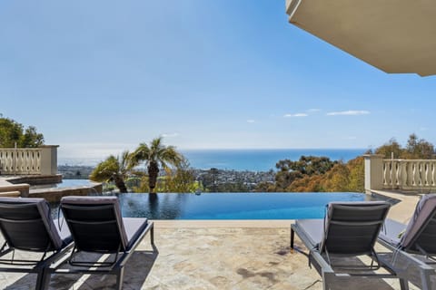 Amazing Views From The Pool And Home.