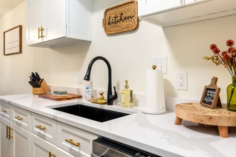 Brand new kitchen, ready for all your cooking needs!