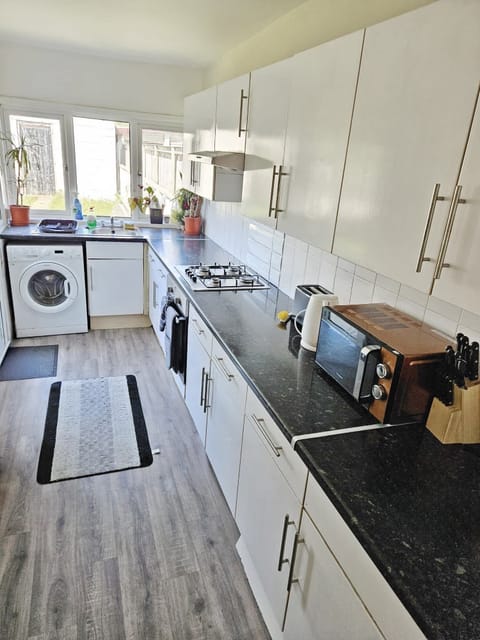 “Fully equipped kitchen – perfect for longer stays”