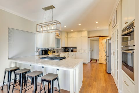 Kitchen | Cooking Basics | Dishwasher | 1st Floor