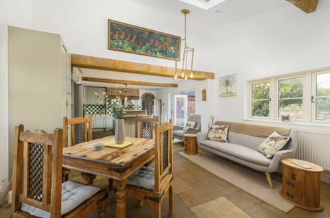 Living Room / Lounge