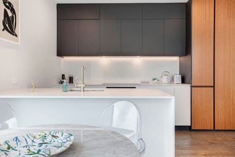 The dining table is a great place to eat together, play games or do a jigsaw.