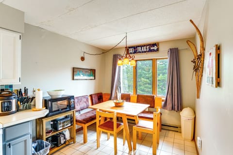 Dining Area | Dishware/Flatware