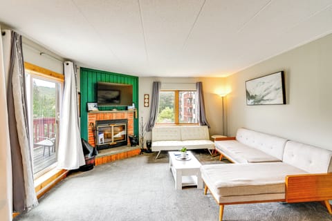 West Dover Vacation Rental | 2BR | 2BA | 900 Sq Ft | Stairs Required