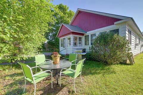 North Creek Vacation Rental | 4BR | 2BA | 1,700 Sq Ft | 5 Steps to Enter