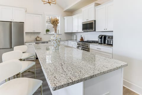 Kitchen | Keurig | Air Fryer | Toaster