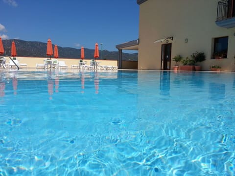 Autumn, Pool, Spring, Summer, Winter