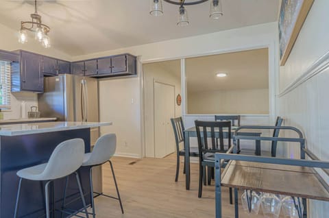 From morning coffee to family dinners, our kitchen has you covered. Enjoy the convenience of having all the essentials at your fingertips. #kitchenessentials #vacationmode #convenience #travel

