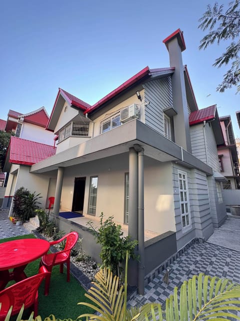 Ariana Villa Front Look