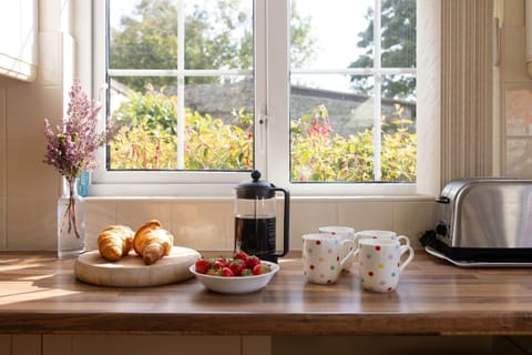 Sanfield House Breakfast Setting