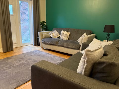 Living Room / Lounge