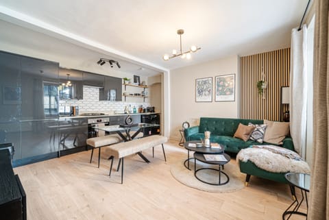 Living Room / Lounge