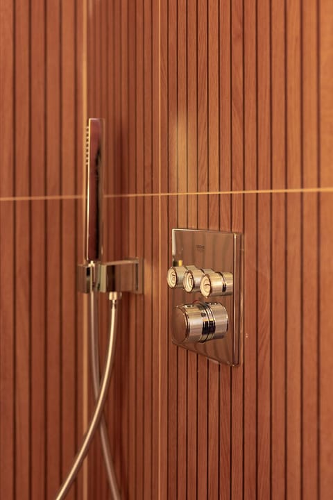 Hand-held showerhead