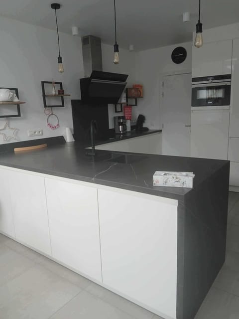 Goed uitgeruste keuken.