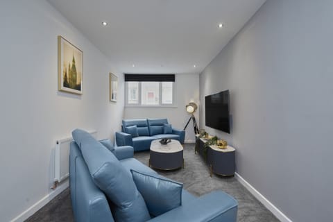 Living Room / Lounge