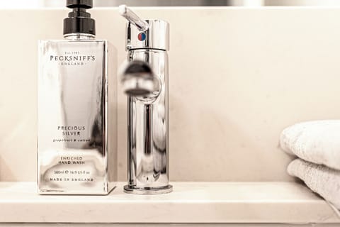 Bathroom amenities