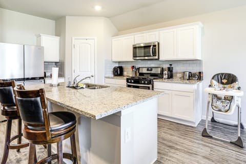 Kitchen | Breakfast Bar | High Chair