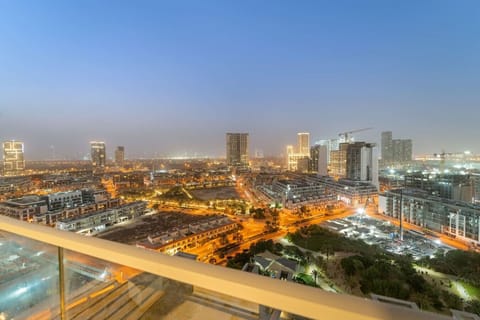 Skyline View: Marvel at the dazzling Dubai skyline from your private balcony at sunset!